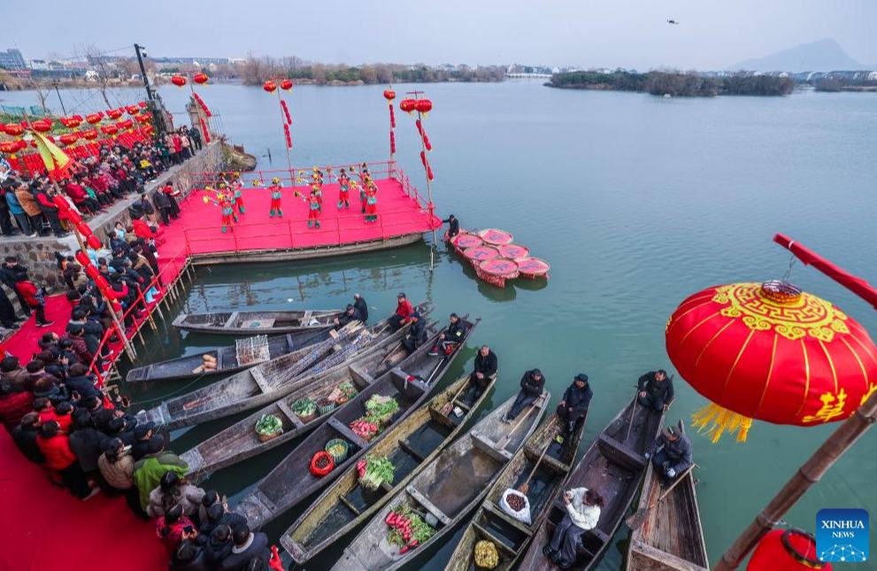 El Año Nuevo Chino impulsa el turismo de la aldea del Sur de China