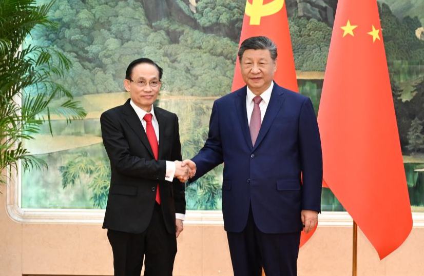 Xi dice que China siempre concede gran importancia a relaciones con Vietnam