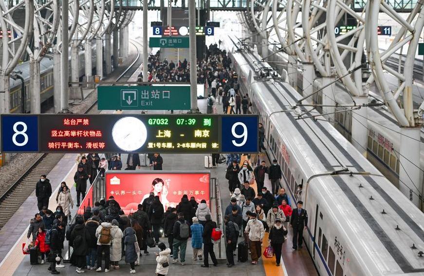 China registra más de 1.400 millones de viajes interregionales en primera semana de temporada alta de la Fiesta de la Primavera