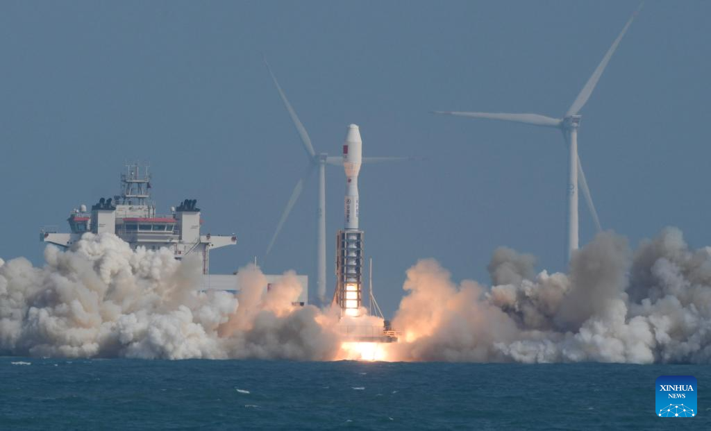 Cohete comercial SD-3 de China lanza 7 satélites desde el mar