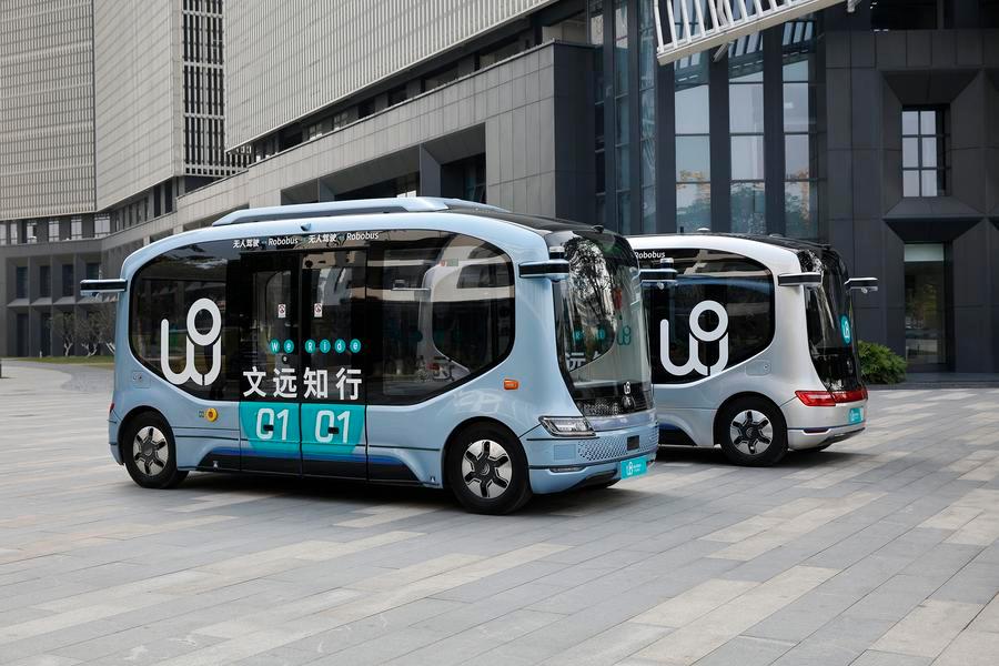 Empresa tecnológica china lanza servicio de taxis autónomos en centro de Abu Dhabi