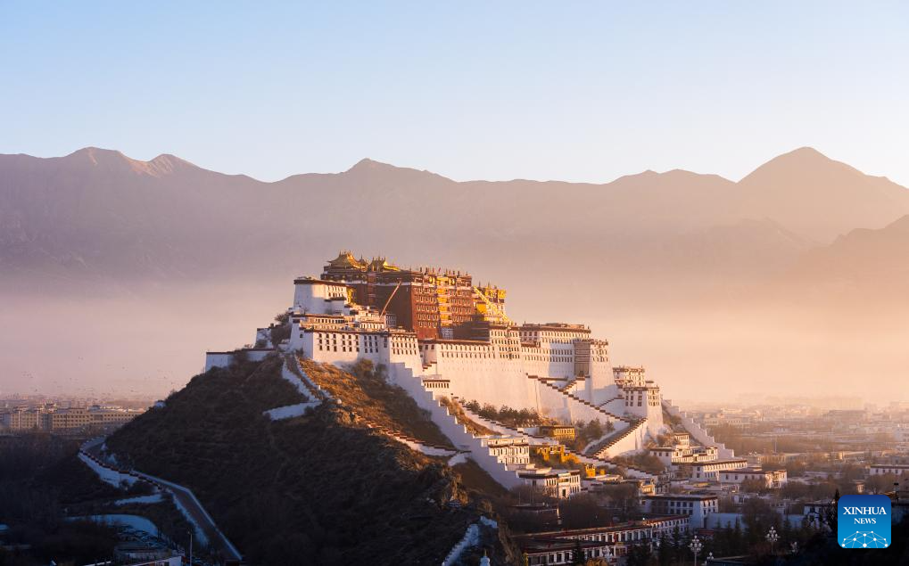 Palacio de Potala a la luz de la mañana