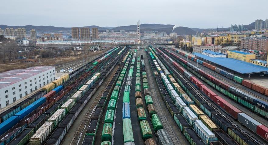 Corredor oriental de la red de trenes de carga China-Europa supera los 1.000 viajes en 2026
