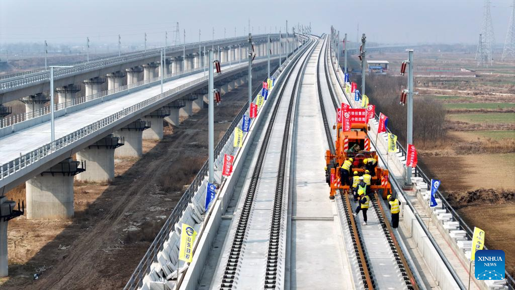 Shandong: Ferrocarril de alta velocidad Jinan-Binzhou entra en la fase de operación de colocación de vías en toda la línea