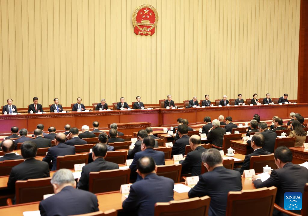 Órgano legislativo nacional de China concluye sesión anual