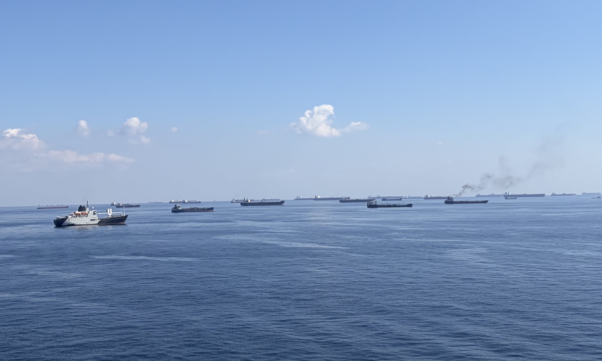 Vista de las aguas del estrecho de Hormuz, 27 de febrero del 2026. (Foto: Cortesía de Liu Yiwen)