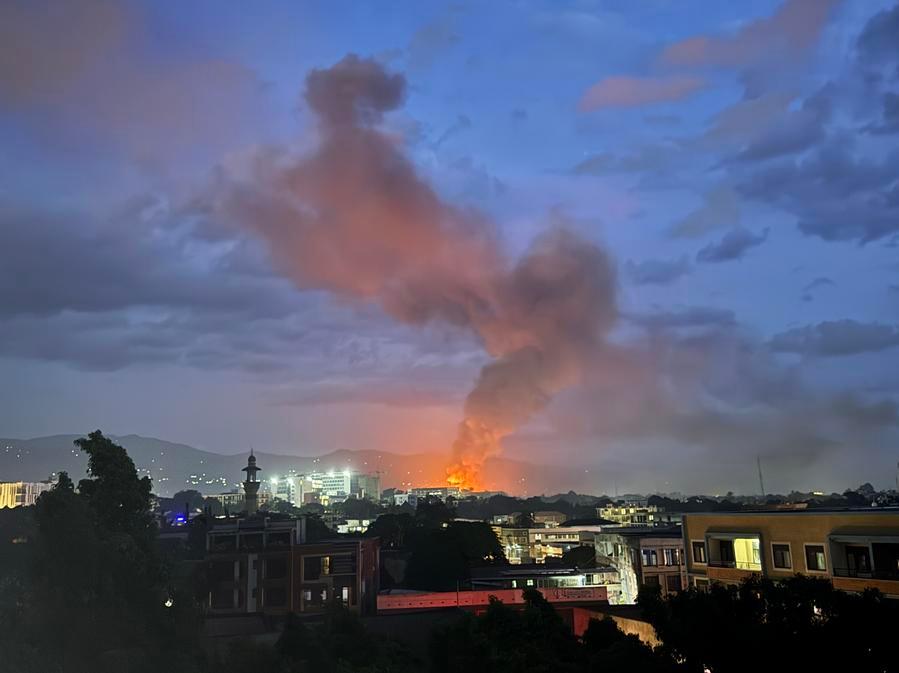 Explosión de depósito de municiones deja 13 muertos en provincia de Buyumbura, Burundi