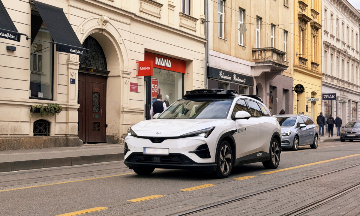 Empresa china de conducción autónoma Pony.ai lanzó servicios comerciales de robotaxi en Zagreb, Croacia, 8 de abril del 2026. (Foto: Cortesía de Pony.ai)