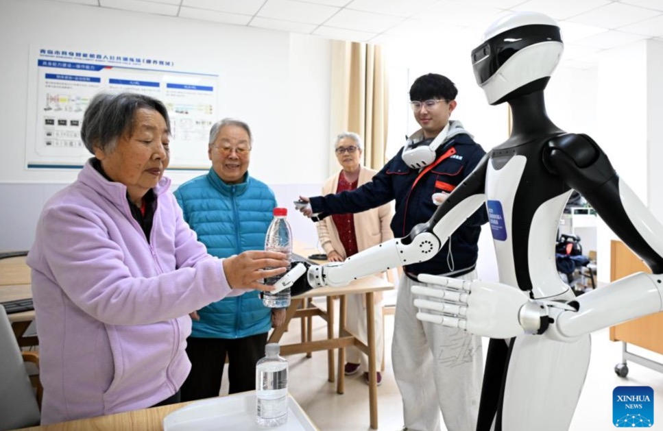 Shandong: Centro de Entrenamiento de Qingdao de Robots para el Cuidado de Personas Mayores