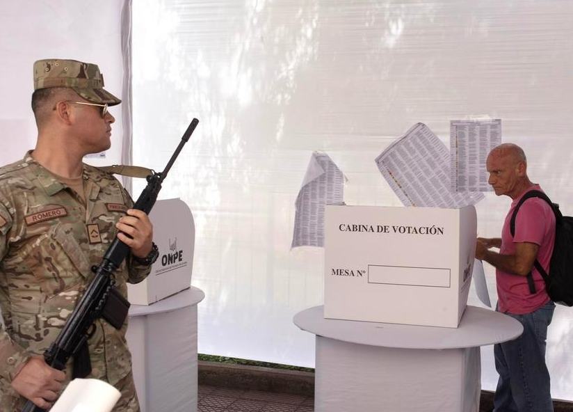 Inicia cierre de centros de votación habilitados para elecciones generales de Perú