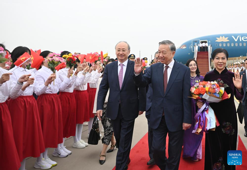 Máximo líder de Vietnam, To Lam, llega a Beijing para realizar visita de Estado