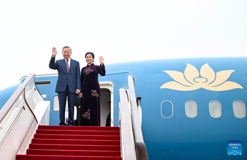 Máximo líder de Vietnam, To Lam, llega a Beijing para realizar visita de Estado