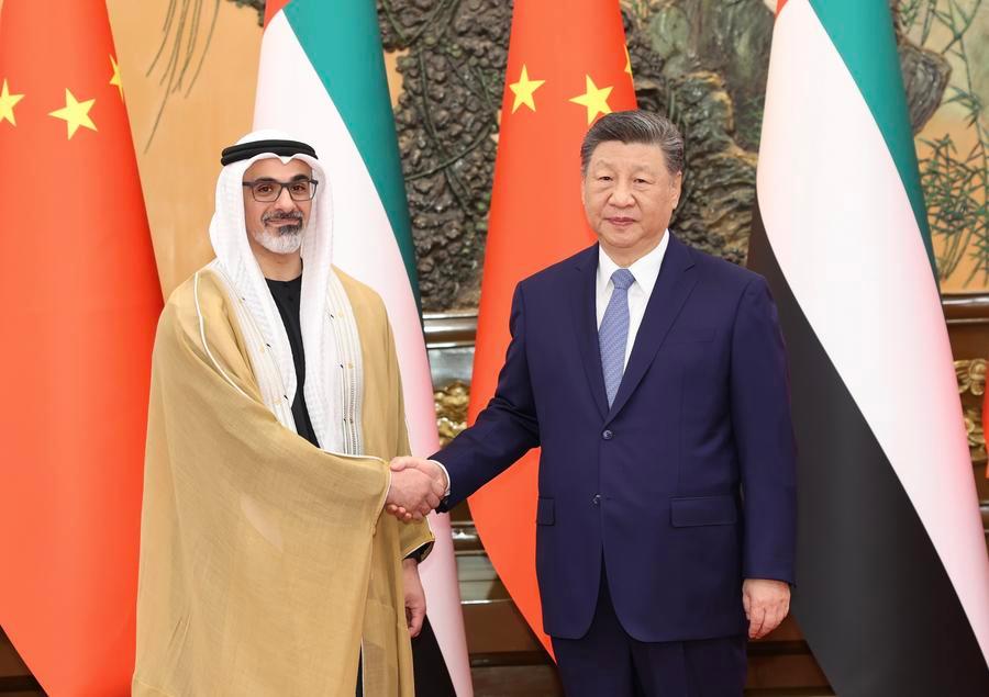 Xi se reúne con príncipe heredero de Abu Dhabi y presenta propuesta de cuatro puntos para la paz en Oriente Medio