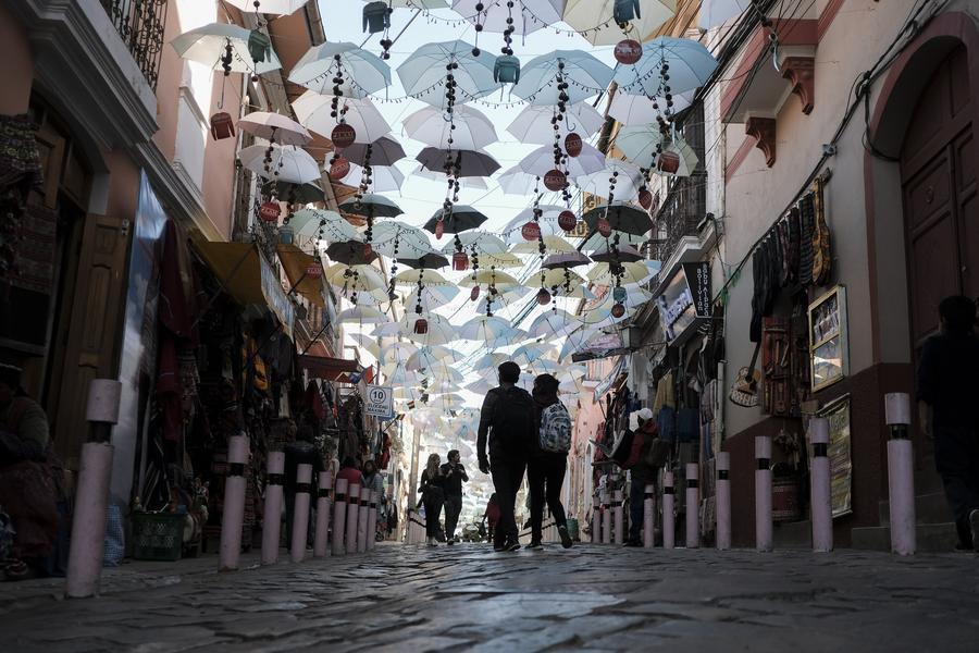 FMI prevé contracción de 3,3% para economía de Bolivia en 2026