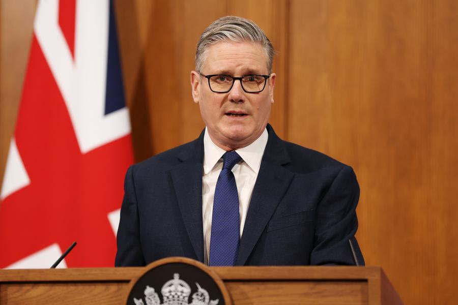 El primer ministro británico, Keir Starmer, habla en una conferencia de prensa, en Londres, Reino Unido, el 1 de abril de 2026. (Xinhua/Lauren Hurley/Número 10 de Downing Street)