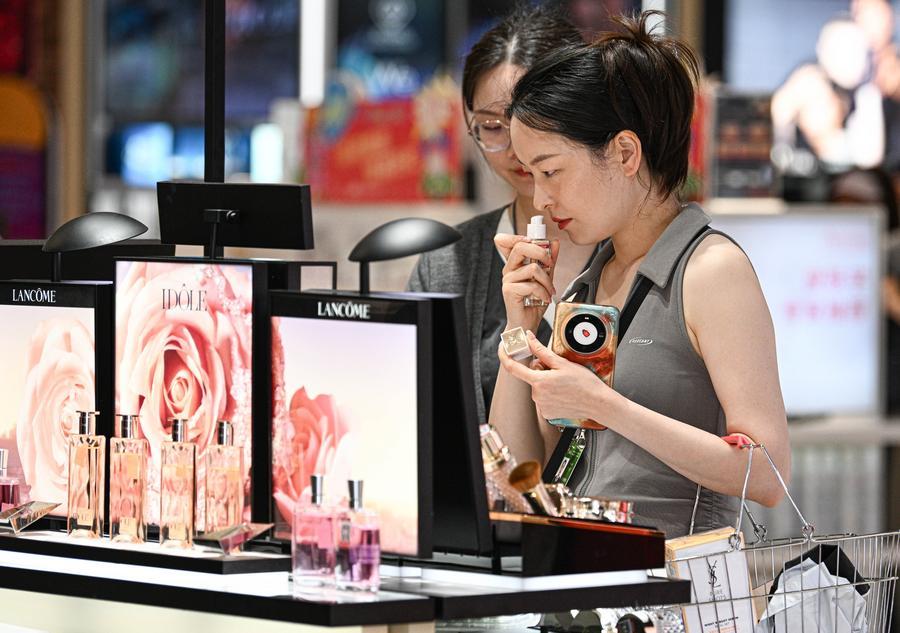Quince años después, política de compras libres de impuestos en Hainan genera ventas por más de 41.000 millones de dólares