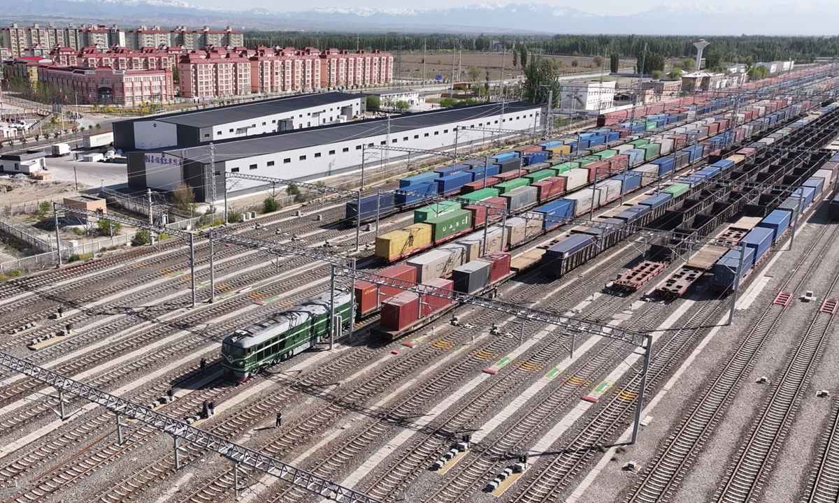 El puerto ferroviario de Horgos registra este año más de 3.000 trenes de mercancías entre China, Europa y Asia Central