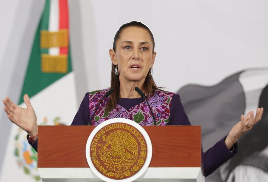 La presidenta mexicana, Claudia Sheinbaum, habla durante su conferencia de prensa matutina en Palacio Nacional, en la Ciudad de México, capital de México, el 16 de abril de 2026. (Xinhua/Francisco Cañedo)