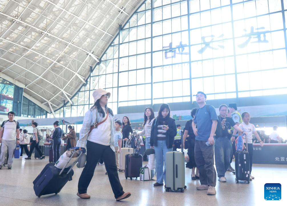 Viajes de pasajeros por ferrocarril de China superan 100 millones durante las vacaciones del Primero de Mayo