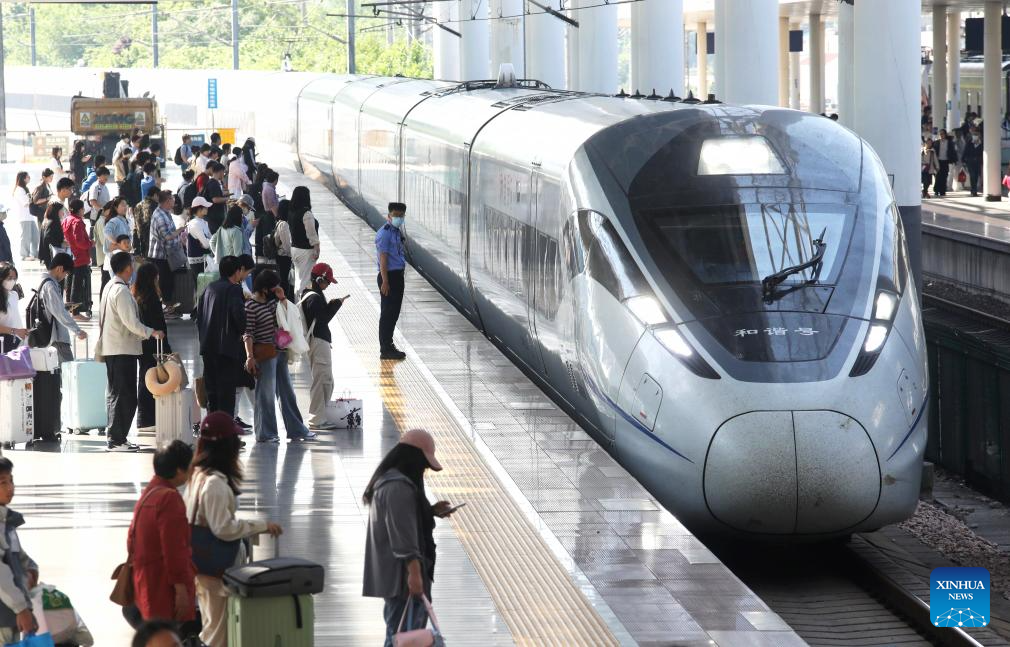 Viajes de pasajeros por ferrocarril de China superan 100 millones durante las vacaciones del Primero de Mayo