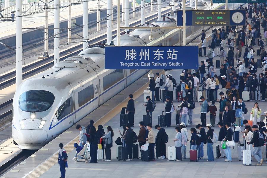 China marca récord de viajes interregionales de pasajeros durante feriado del Primero de Mayo