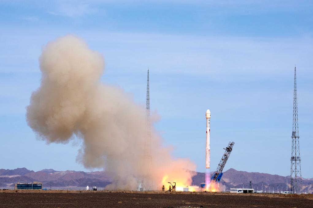China lanza con éxito cohete portador Zhuque-2E Y5