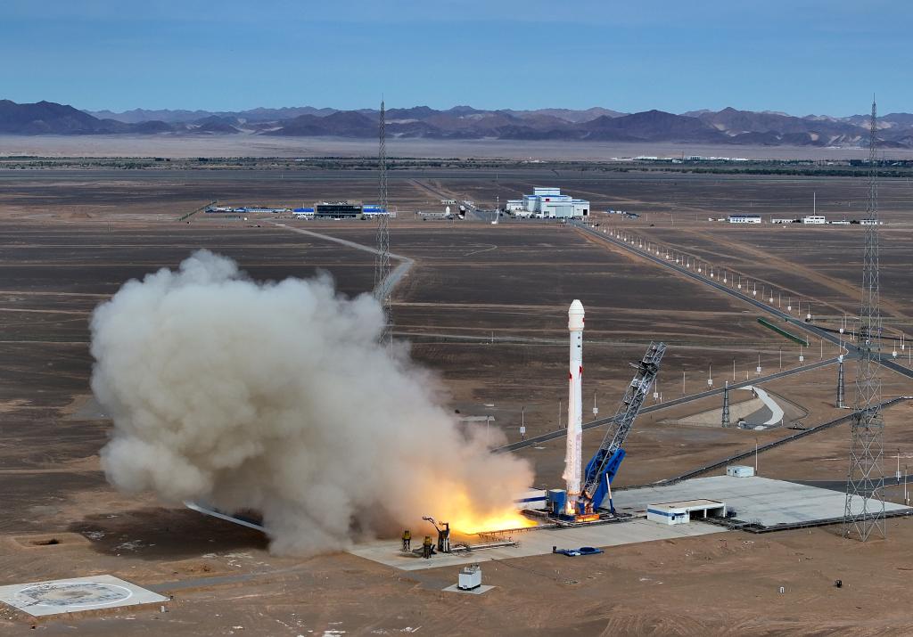 China lanza con éxito cohete portador Zhuque-2E Y5