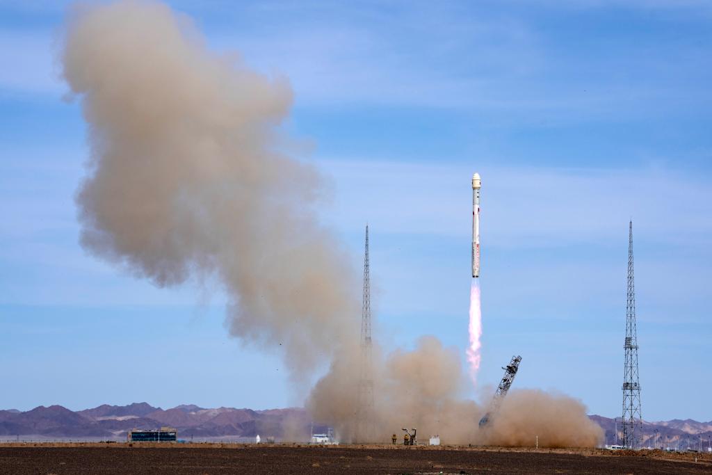 China lanza con éxito cohete portador Zhuque-2E Y5