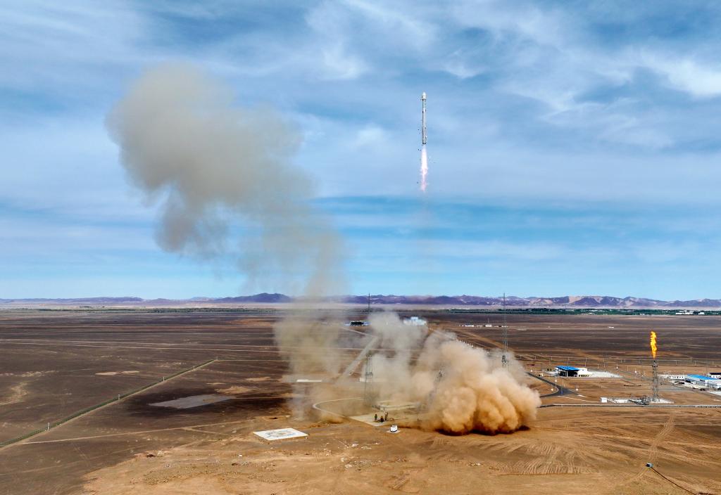China lanza con éxito cohete portador Zhuque-2E Y5