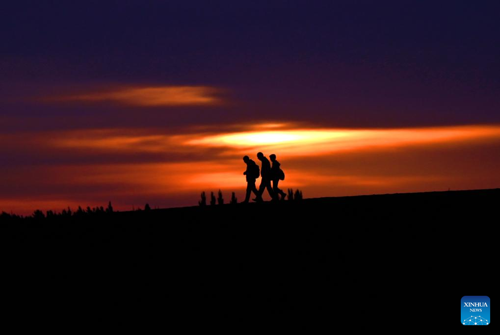 Vista del amanecer en Dunhuang, Gansu