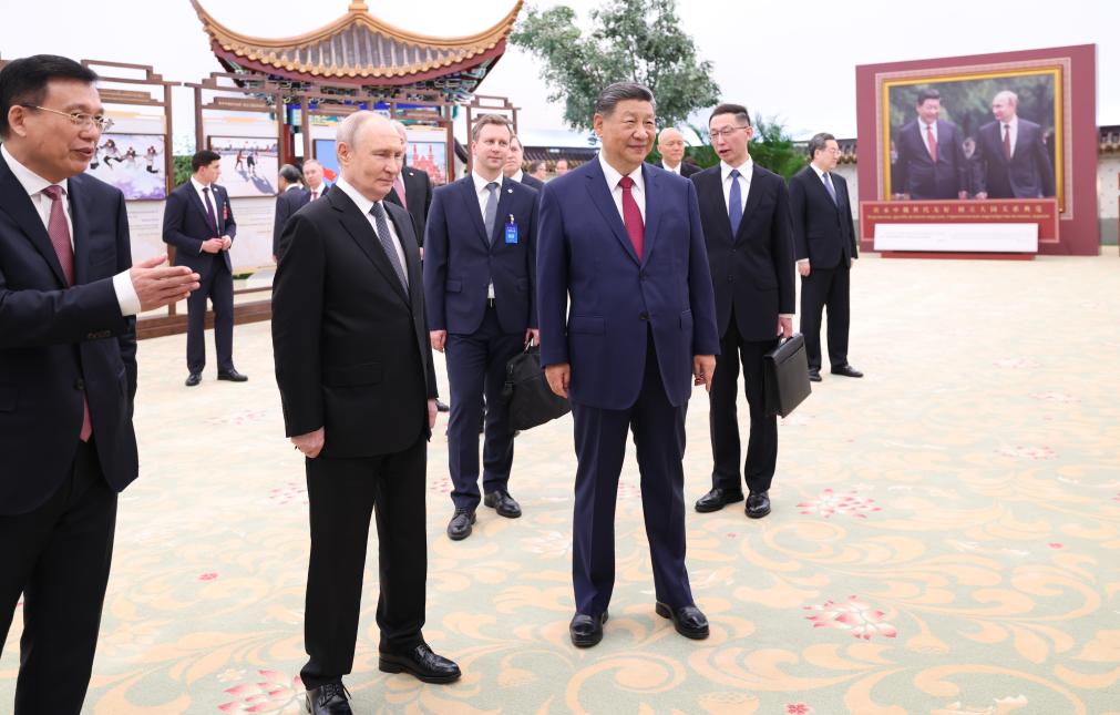 Xi y Putin visitan exposición fotográfica conmemorativa de la amistad entre China y Rusia