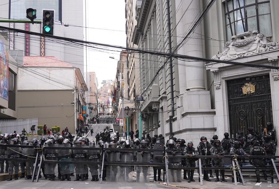 Bolivia registra bloqueos en siete departamentos bajo creciente presión política y económica