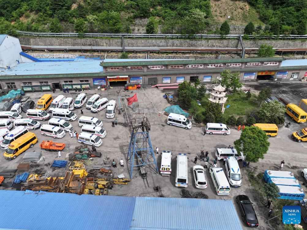 Enfoque de China: Continúa rescate tras explosión en mina de carbón en el norte de China que deja 82 muertos y 9 desaparecidos