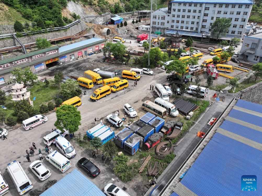 Enfoque de China: Continúa rescate tras explosión en mina de carbón en el norte de China que deja 82 muertos y 9 desaparecidos