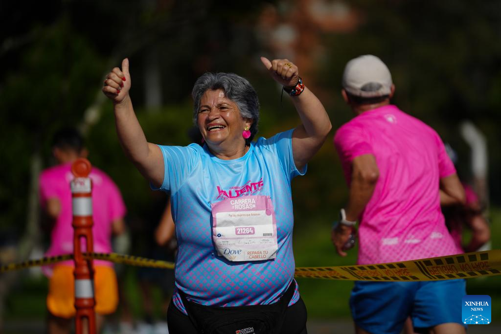 Bogotá organiza la Carrera de las Rosas para prevención del cáncer de mama en Colombia