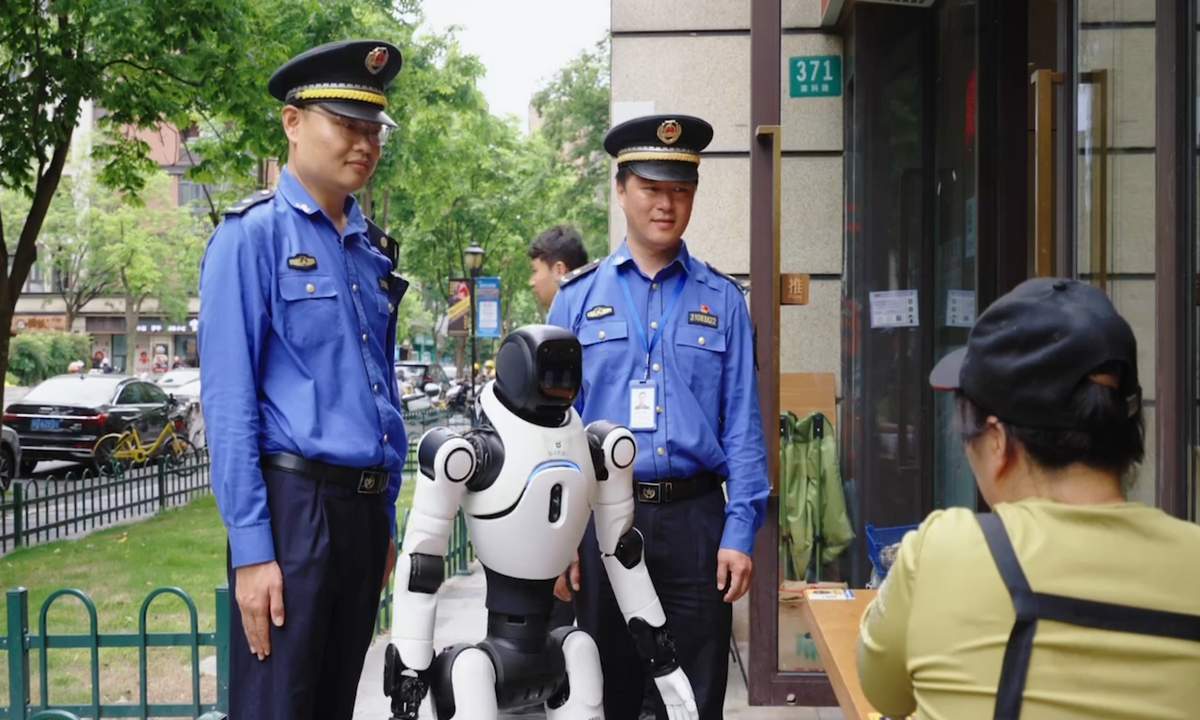 Shanghai lanza el primer programa piloto de aplicación de la gestión urbana colaborativa entre humanos y robots