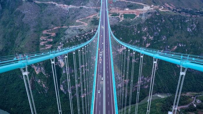 Puente más alto del mundo, en China, es también una atracción turística que beneficia a las regiones interiores del país