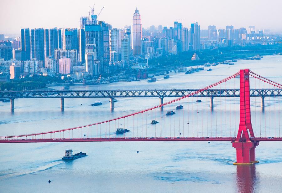 Viajes de pasajeros interregionales en China aumentan 2,1% en período enero-abril