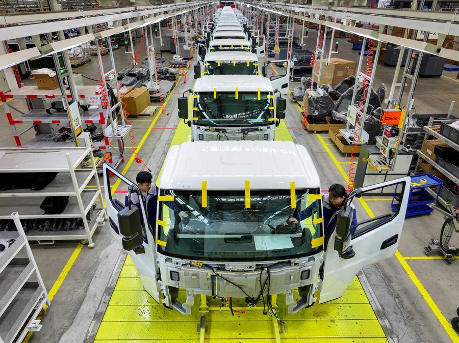 Beneficios de principales empresas industriales de China crecen 18,2% en los primeros cuatro meses de 2026