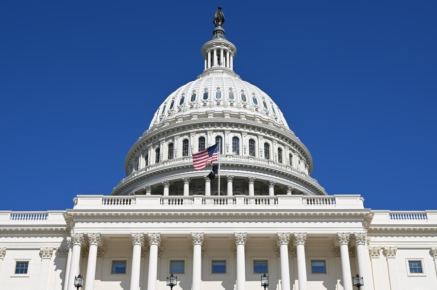 Cámara de Representantes de EEUU vota a favor de limitar poderes de guerra de Trump