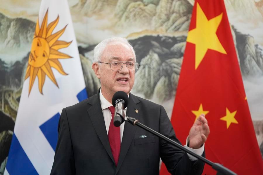 Uruguay anuncia exención de visas para ciudadanos chinos