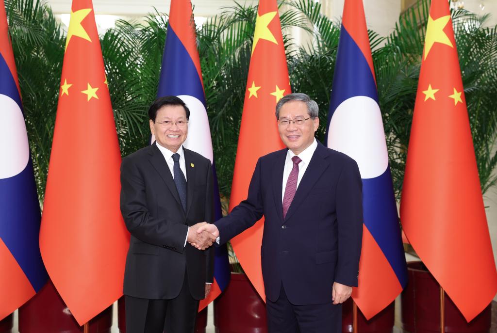 Premier chino promete esfuerzos con Laos para avanzar en comunidad de futuro compartido