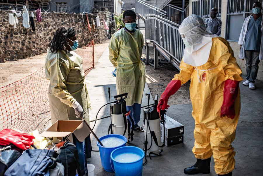 Casos de ébola en RD del Congo y Uganda superan los 600 en medio de restricciones operativas, señala CDC de África