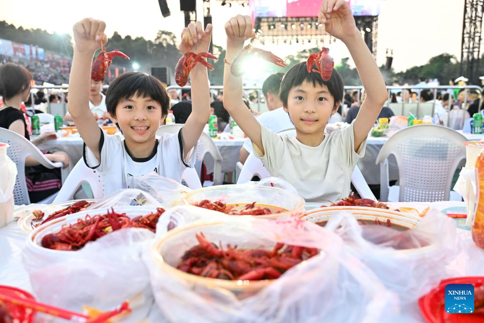 Festival del cangrejo de río impulsa el consumo en Xuyi, Jiangsu