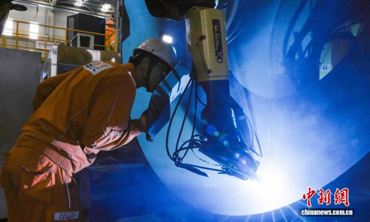 Primer sistema chino de robot de soldadura marina entra en servicio en Tianjin
