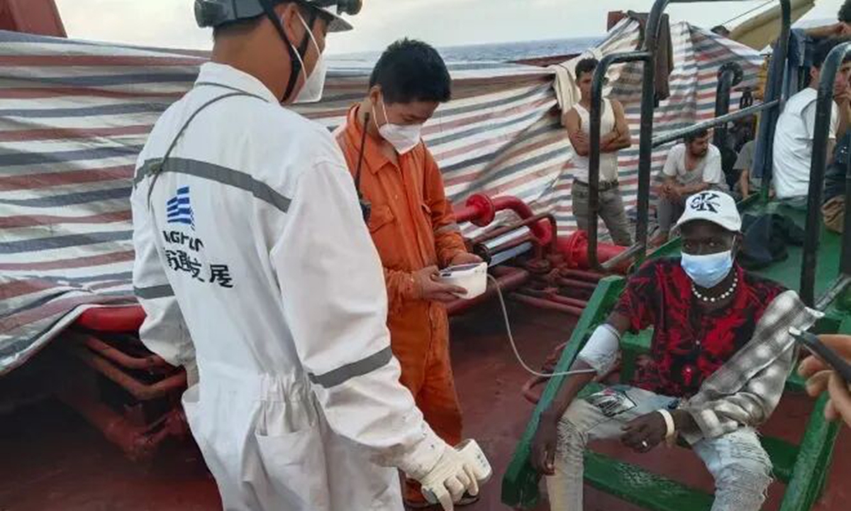Buque chino Xin Hai Tong 801 rescata a 41 personas a la deriva en el Mediterráneo
