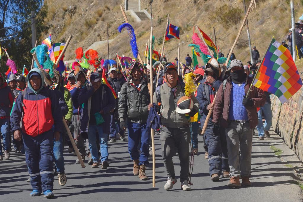 Instituto Boliviano de Comercio Exterior alerta que crisis social y bloqueos agravan pobreza en el país