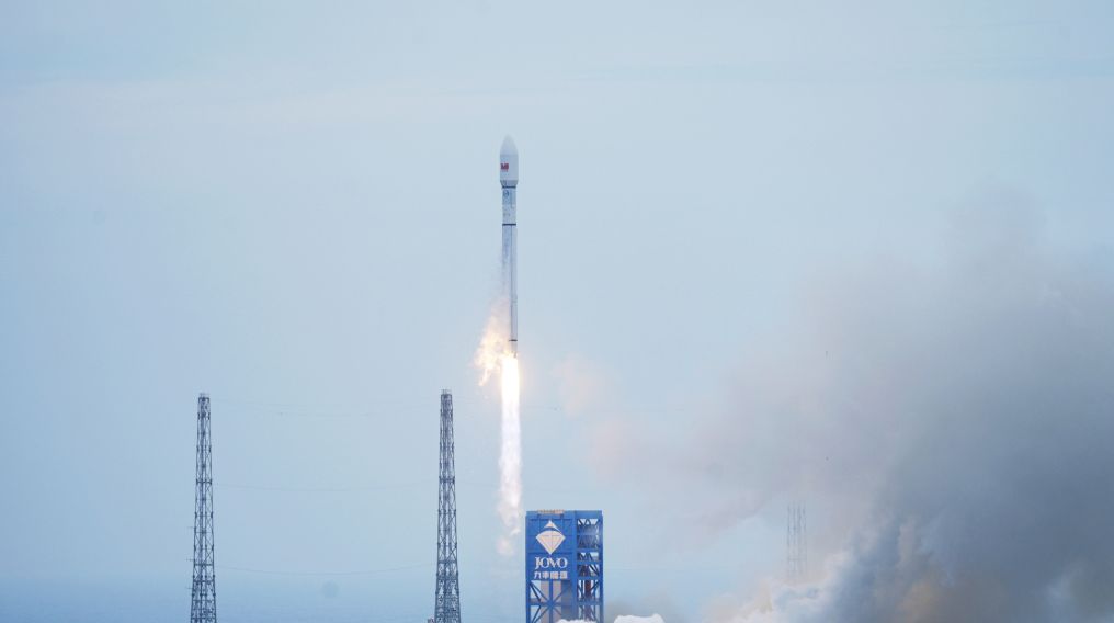 Cohete Gran Marcha-12 de China envía al espacio nuevo grupo de satélites de internet