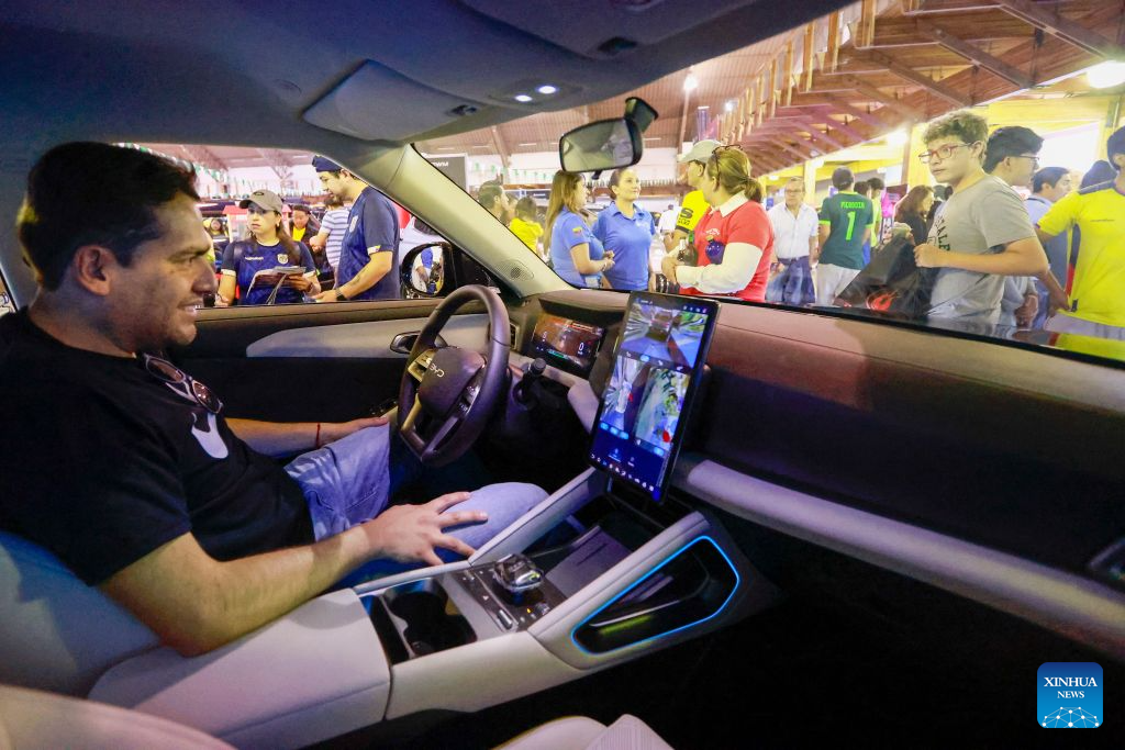 Vehículos chinos de nueva energía destacan en la Expo Auto Quito 2026