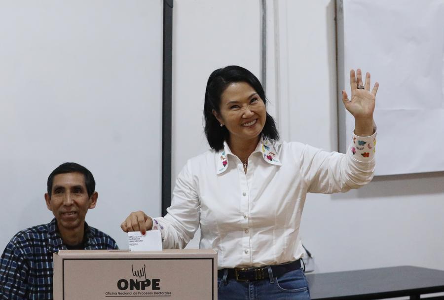 Keiko Fujimori dice que asume "con gran responsabilidad" resultados que la dan como ganadora de presidencia en Perú
